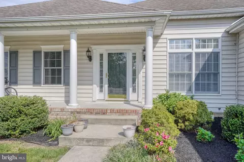 Exterior - 266 Stone Ridge Dr, Dover, DE 19901 photo 3 of 5