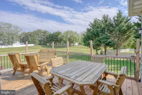 Exterior - 266 Stone Ridge Dr, Dover, DE 19901 photo 4 of 5