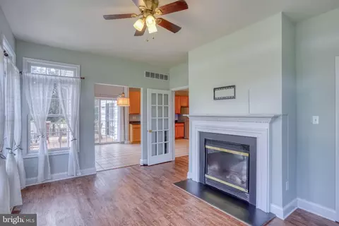 Living - 266 Stone Ridge Dr, Dover, DE 19901 photo 3 of 4