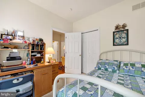 Bedroom - 6089 W Denneys Rd, Dover, DE 19901 photo 4 of 6