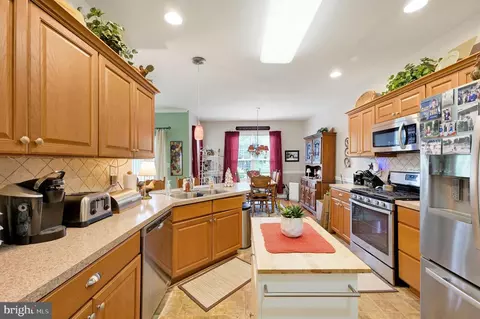 Kitchen - 6089 W Denneys Rd, Dover, DE 19901 photo 1 of 2