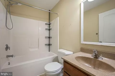 Bath - 554 Phillips Dr, Magnolia, DE 19962 photo 2 of 2