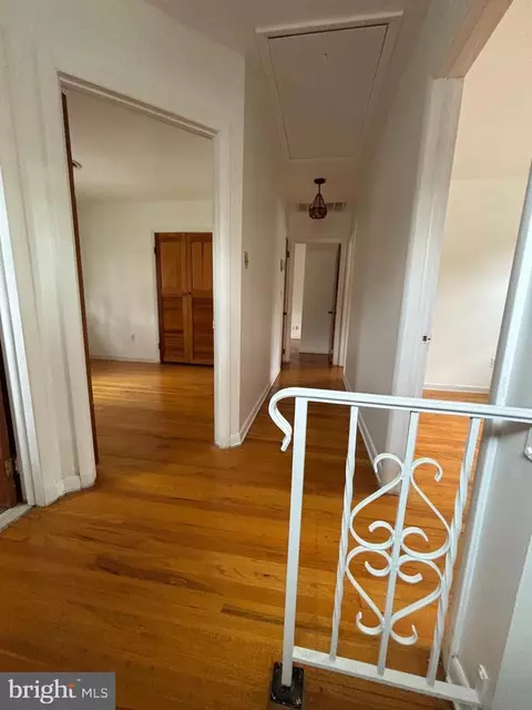 Entry Way - 610 N Governors Ave, Dover, DE 19904 photo 4 of 4