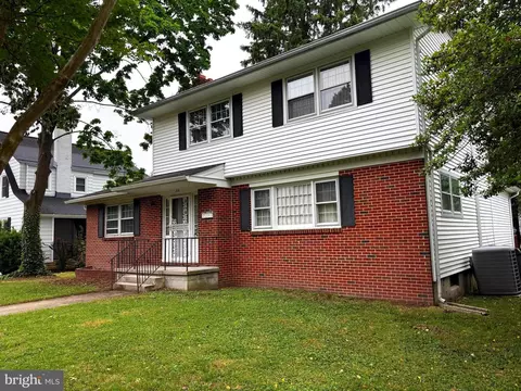 Exterior - 610 N Governors Ave, Dover, DE 19904 photo 3 of 5