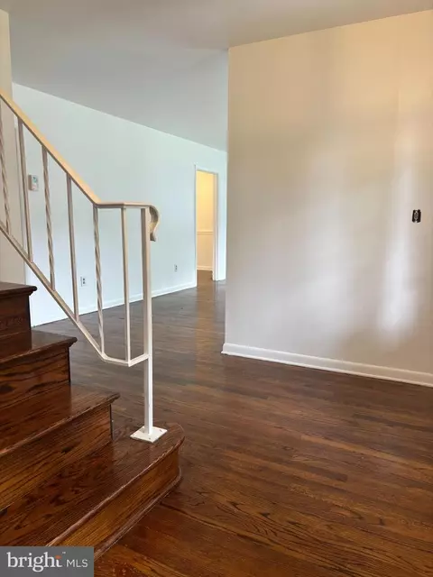 Entry Way - 610 N Governors Ave, Dover, DE 19904 photo 2 of 4