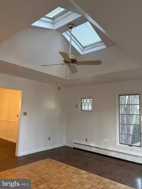 Living - 610 N Governors Ave, Dover, DE 19904 photo 4 of 6