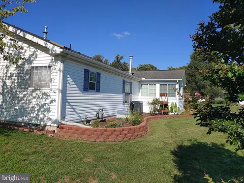 Exterior - 309 Persimmon Cir W #309, Dover, DE 19901 photo 5 of 7