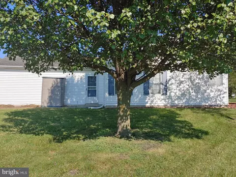 Exterior - 309 Persimmon Cir W #309, Dover, DE 19901 photo 6 of 7