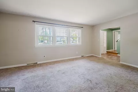 Living - 361 Kesselring Ave, Dover, DE 19904 photo 3 of 4