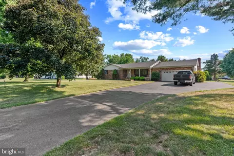216 Hickory Dale Dr, Dover, DE 19901