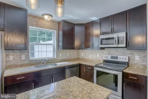 Kitchen - 62 Representative Ln, Dover, DE 19904 photo 4 of 6