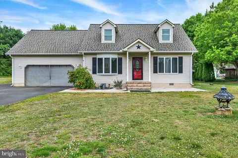 13 Springwood Dr, Dover, DE 19904