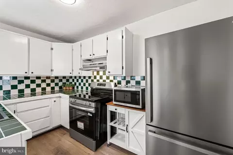 Kitchen - 39 Pine St, Dover, DE 19901 photo 1 of 2