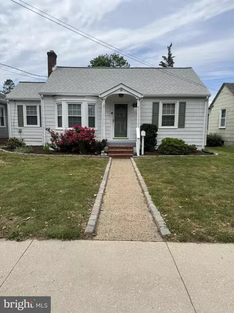 39 Pine St, Dover, DE 19901