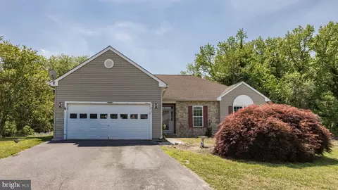 291 Berwick Ln, Dover, DE 19904