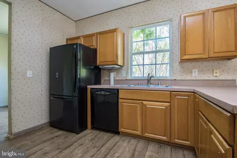 Kitchen - 291 Berwick Ln, Dover, DE 19904 photo 2 of 4