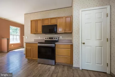 Entry Way - 291 Berwick Ln, Dover, DE 19904 photo 1 of 2