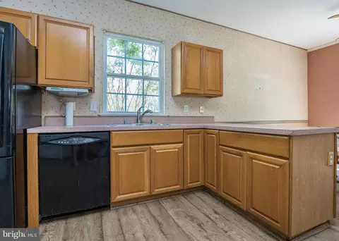 Kitchen - 291 Berwick Ln, Dover, DE 19904 photo 3 of 4