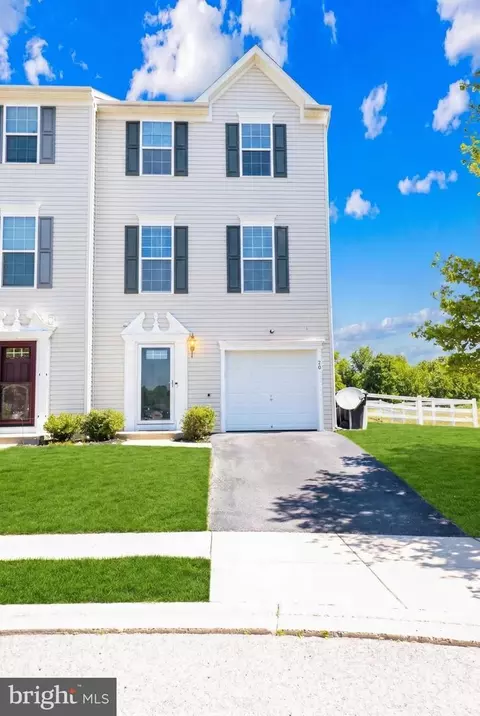 20 Loren St, Smyrna, DE 19977