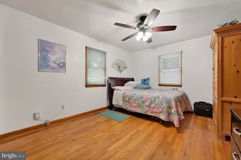 Bedroom - 7141 Pearsons Corner Rd, Dover, DE 19904 photo 1 of 6