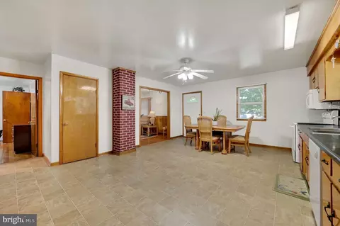 Entry Way - 7141 Pearsons Corner Rd, Dover, DE 19904 photo 1 of 5