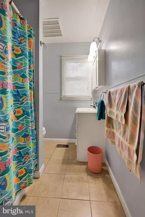 Bath - 7141 Pearsons Corner Rd, Dover, DE 19904 photo 1 of 2