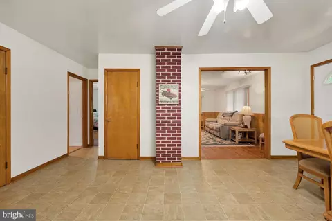 Entry Way - 7141 Pearsons Corner Rd, Dover, DE 19904 photo 5 of 5