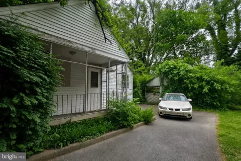 Exterior - 730 E Division St, Dover, DE 19901 photo 3 of 3