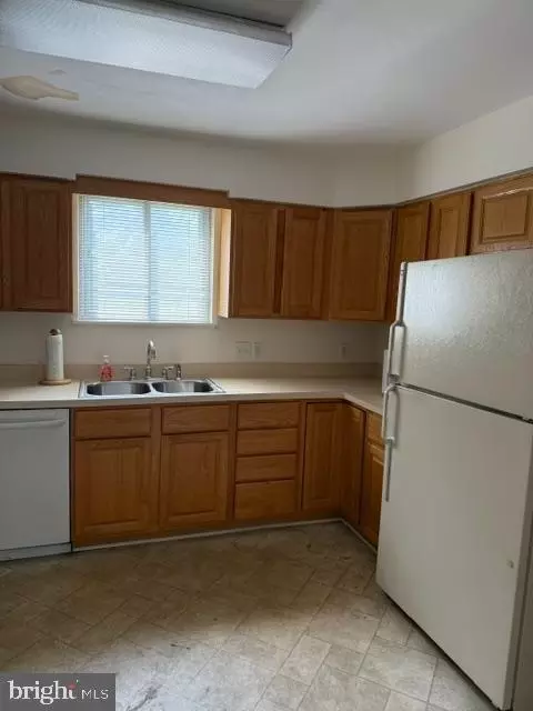 Kitchen - 2014 S State St, Dover, DE 19901 photo 4 of 5