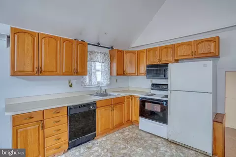 Kitchen - 257 Front St, Leipsic, DE 19901 photo 1 of 3
