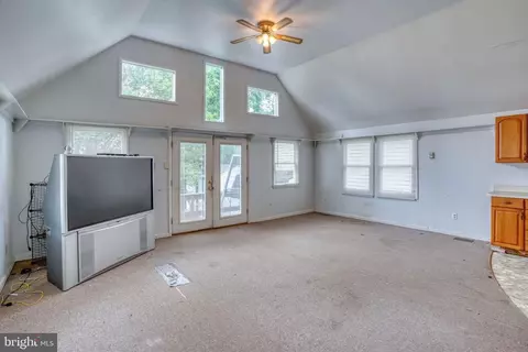 Living - 257 Front St, Leipsic, DE 19901 photo 3 of 3
