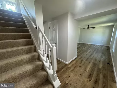Entry Way - 13 Crown Cir, Dover, DE 19901 photo 5 of 13