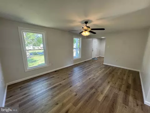 Living - 13 Crown Cir, Dover, DE 19901 photo 1 of 10