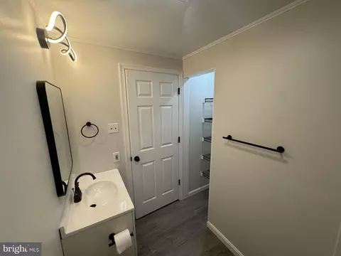 Bath - 13 Crown Cir, Dover, DE 19901 photo 5 of 14