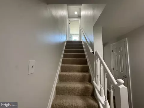 Entry Way - 13 Crown Cir, Dover, DE 19901 photo 6 of 13