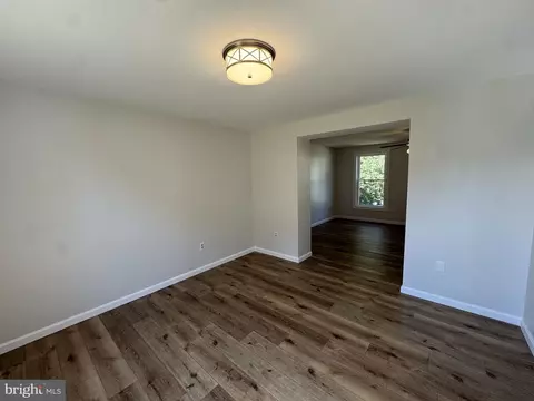 Living - 13 Crown Cir, Dover, DE 19901 photo 5 of 10
