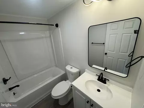 Bath - 13 Crown Cir, Dover, DE 19901 photo 3 of 14