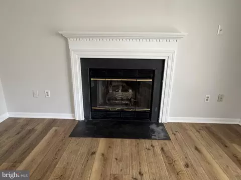 Living - 13 Crown Cir, Dover, DE 19901 photo 6 of 10