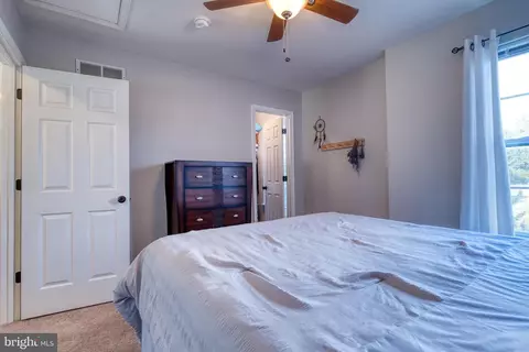 Bedroom - 273 W Darby Cir, Dover, DE 19904 photo 3 of 10