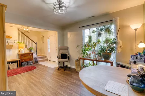 Entry Way - 273 W Darby Cir, Dover, DE 19904 photo 2 of 17