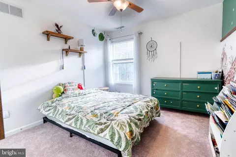 Bedroom - 273 W Darby Cir, Dover, DE 19904 photo 4 of 10