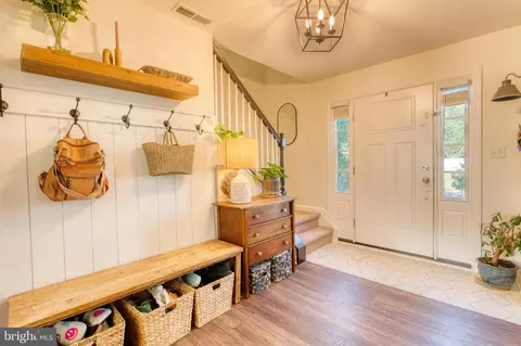 Entry Way - 273 W Darby Cir, Dover, DE 19904 photo 1 of 17