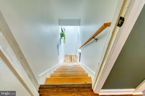 Entry Way - 273 W Darby Cir, Dover, DE 19904 photo 16 of 17