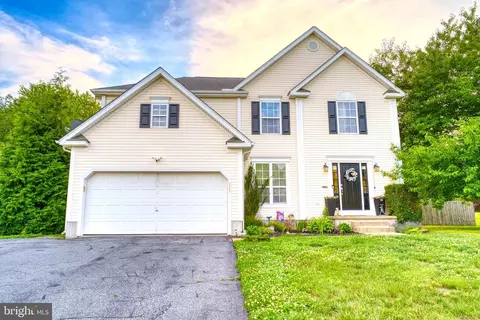 Exterior - 273 W Darby Cir, Dover, DE 19904 photo 5 of 13