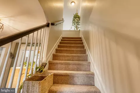 Entry Way - 273 W Darby Cir, Dover, DE 19904 photo 14 of 17