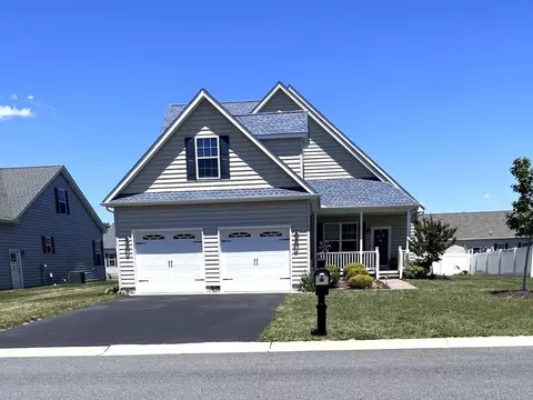 37 Ponds Edge Dr, Felton, DE 19943