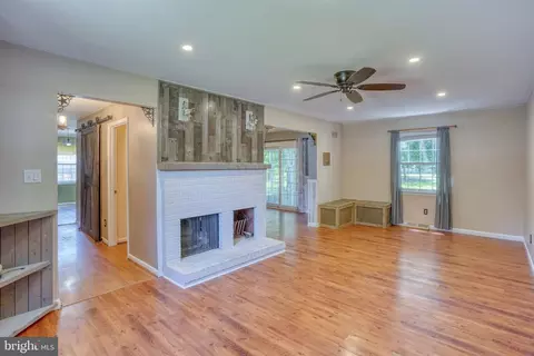 Living - 28 Duchess Cir, Dover, DE 19901 photo 1 of 3
