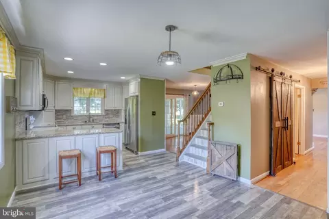 Entry Way - 28 Duchess Cir, Dover, DE 19901 photo 2 of 4