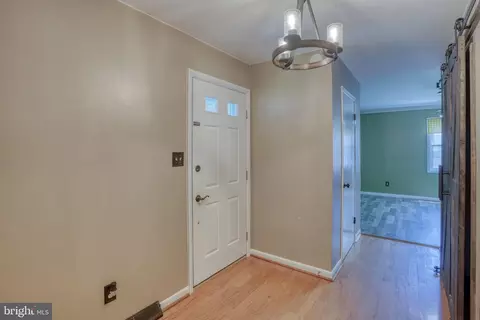Entry Way - 28 Duchess Cir, Dover, DE 19901 photo 1 of 4