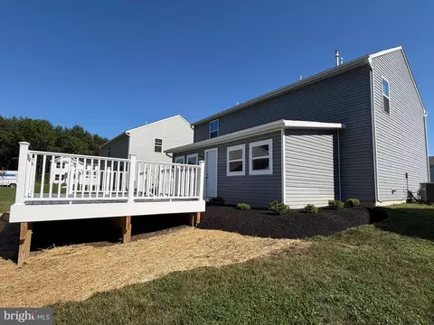 Exterior - 127 Garnet Dr, Dover, DE 19904 photo 3 of 5
